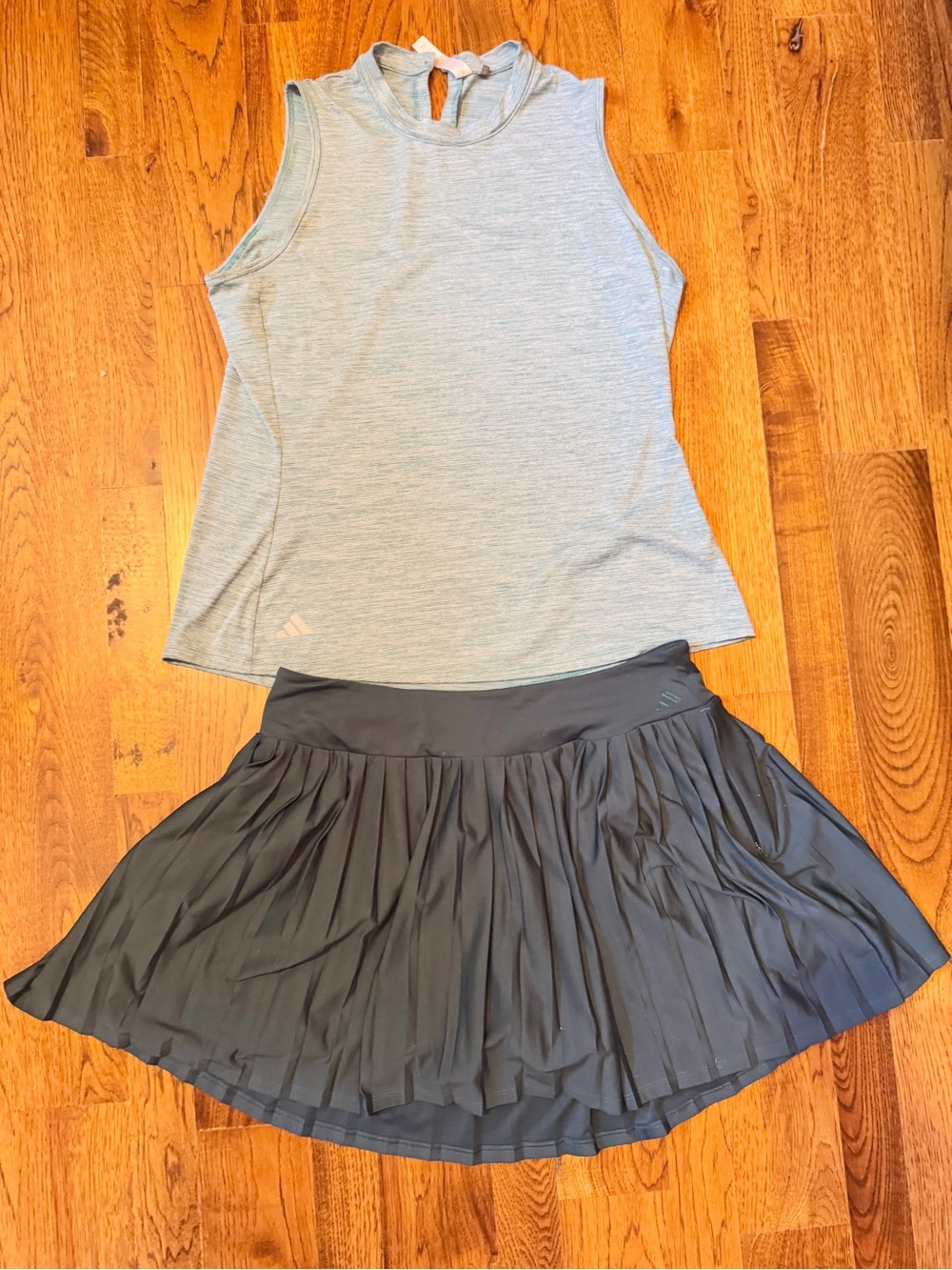 Adidas golf set - Pleated golf Skirt with shorts and matching top.